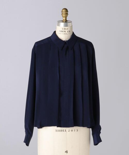 UNITED ARROWS（ユナイテッドアローズ）の「〈 BLAMINK（ブラミンク）〉 R SILK PLEAT STL BL（シャツ/ブラウス・レディース・オフホワイト/ネイビー・36/38）」の2枚目の写真