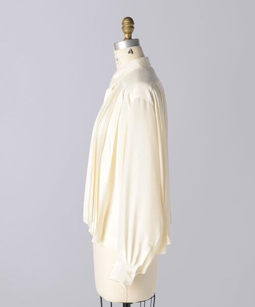 UNITED ARROWS（ユナイテッドアローズ）の「〈 BLAMINK（ブラミンク）〉 R SILK PLEAT STL BL（シャツ/ブラウス・レディース・オフホワイト/ネイビー・36/38）」の3枚目の写真