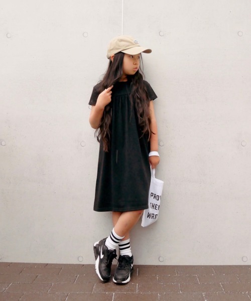 BRANSHES（ブランシェス）の「【WEB限定】胸元ギャザー半袖ワンピース（ワンピース・キッズ・ベージュ/ブルー/フューシャピンク/ダークグリーン/キャメル/ブラック・90cm/100cm/110cm/120cm/130cm/140cm/150cm）」の7枚目の写真