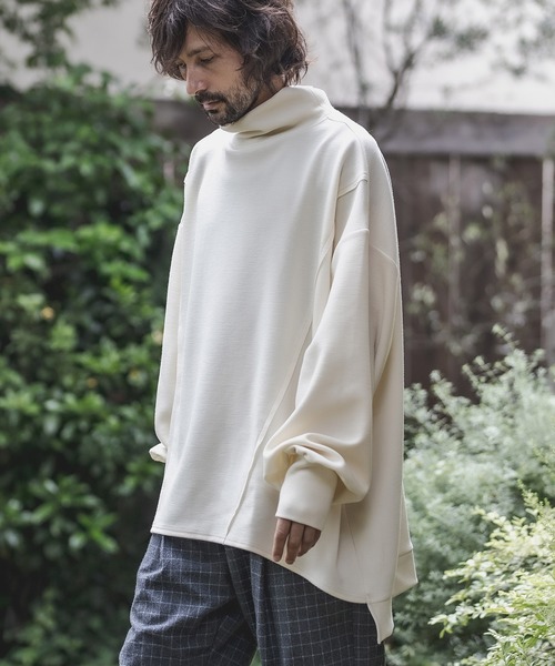 d3d5（ディースリーディーファイブ）の「mlt3033-ハイネックビッグシルエットカットソー（Tシャツ/カットソー・メンズ・クリーム/カーキ・FREE）」の15枚目の写真