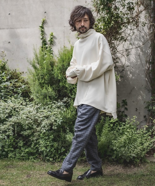 d3d5（ディースリーディーファイブ）の「mlt3033-ハイネックビッグシルエットカットソー（Tシャツ/カットソー・メンズ・クリーム/カーキ・FREE）」の22枚目の写真