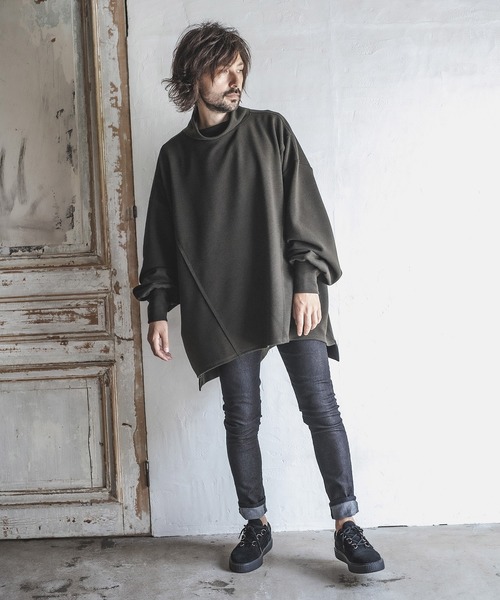 d3d5（ディースリーディーファイブ）の「mlt3033-ハイネックビッグシルエットカットソー（Tシャツ/カットソー・メンズ・クリーム/カーキ・FREE）」の6枚目の写真