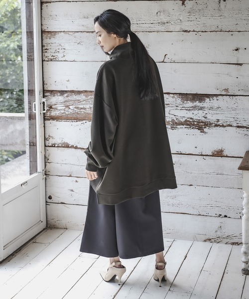 d3d5（ディースリーディーファイブ）の「mlt3033-ハイネックビッグシルエットカットソー（Tシャツ/カットソー・メンズ・クリーム/カーキ・FREE）」の16枚目の写真