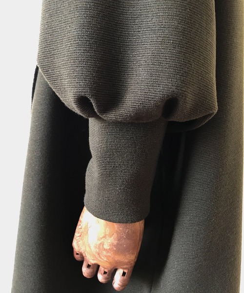 d3d5（ディースリーディーファイブ）の「mlt3033-ハイネックビッグシルエットカットソー（Tシャツ/カットソー・メンズ・クリーム/カーキ・FREE）」の5枚目の写真