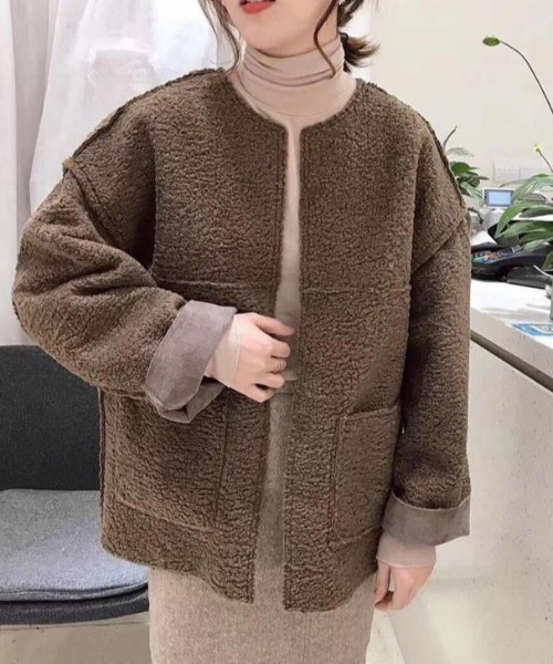 ABITOKYO（アビトーキョー）の「ノーカラーボアコート（ブルゾン・レディース・オフホワイト/ブラウン/グレー・MEDIUM/LARGE）」の13枚目の写真