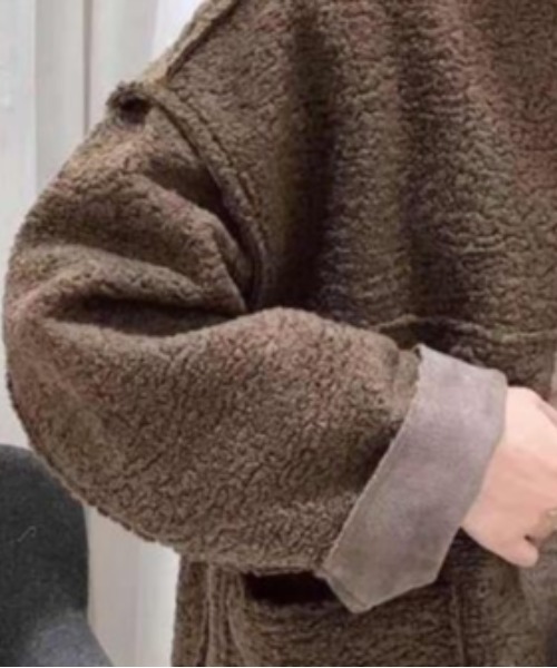 ABITOKYO（アビトーキョー）の「ノーカラーボアコート（ブルゾン・レディース・オフホワイト/ブラウン/グレー・MEDIUM/LARGE）」の14枚目の写真