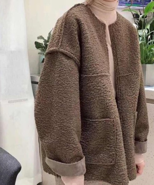 ABITOKYO（アビトーキョー）の「ノーカラーボアコート（ブルゾン・レディース・オフホワイト/ブラウン/グレー・MEDIUM/LARGE）」の16枚目の写真