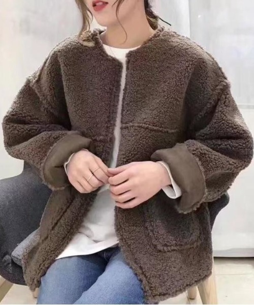 ABITOKYO（アビトーキョー）の「ノーカラーボアコート（ブルゾン・レディース・オフホワイト/ブラウン/グレー・MEDIUM/LARGE）」の17枚目の写真