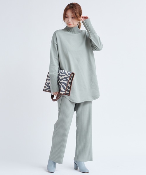 DouDou（ドゥドゥ）の「セットアップタートルチュニック（ニット/セーター・レディース・オフホワイト/チャコールグレー/グリーン/グレイッシュベージュ/ベージュ・FREE）」の20枚目の写真