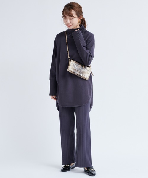 DouDou（ドゥドゥ）の「セットアップタートルチュニック（ニット/セーター・レディース・オフホワイト/チャコールグレー/グリーン/グレイッシュベージュ/ベージュ・FREE）」の6枚目の写真