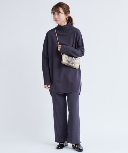 DouDou（ドゥドゥ）の「セットアップタートルチュニック（ニット/セーター・レディース・オフホワイト/チャコールグレー/グリーン/グレイッシュベージュ/ベージュ・FREE）」の7枚目の写真