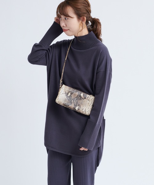 DouDou（ドゥドゥ）の「セットアップタートルチュニック（ニット/セーター・レディース・オフホワイト/チャコールグレー/グリーン/グレイッシュベージュ/ベージュ・FREE）」の12枚目の写真