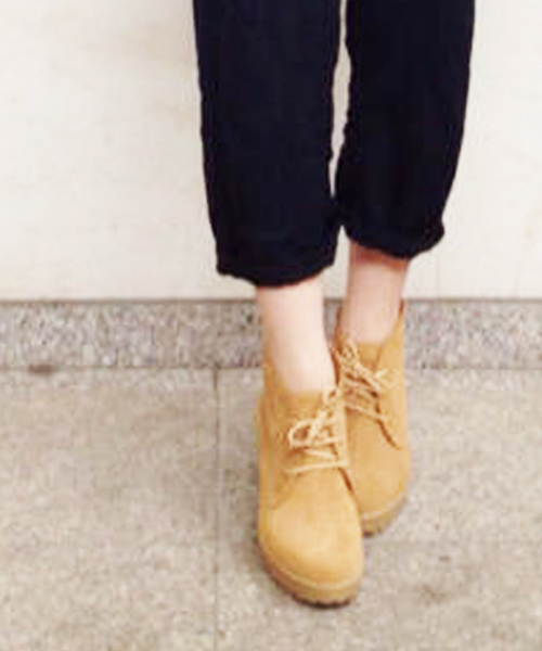 Kastane（カスタネ）の「【Kastane】スエードヒールショートブーツ（ブーティ・レディース・ネイビー/ブラウン/ベージュ・38/39/36/37）」の5枚目の写真