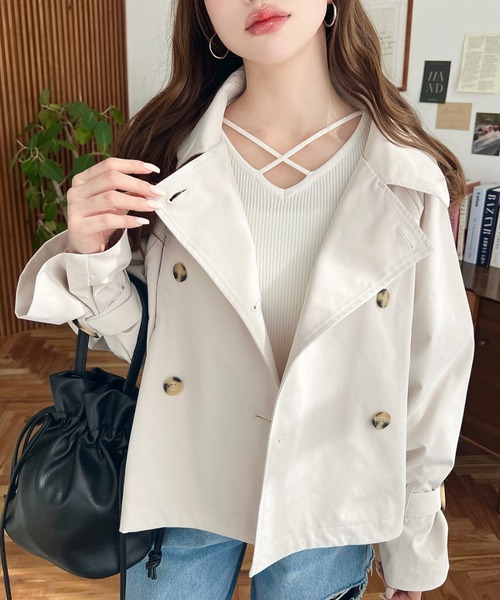 moment+(モーメントプラス)の「【累計販売枚数1万枚突破!】コットンライクツイルキャンディスリーブショートトレンチ(トレンチコート・レディース・グレイッシュベージュ/ブラウン/ライトカーキ/ブラック/ベージュ/アイボリー/カーキ/ネイビー・M/L/S)」の10枚目の写真