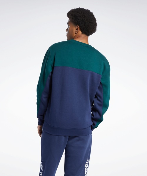 Reebok(リーボック)の「クラシックス リニア クルー スウェットシャツ / Classics Linear Crew Sweatshirt(スウェット・メンズ・ホワイト/ブラック/ネイビー・SMALL/MEDIUM/LARGE/X-LARGE/XX-LARGE/X-SMALL/XXX-LARGE)」の9枚目の写真