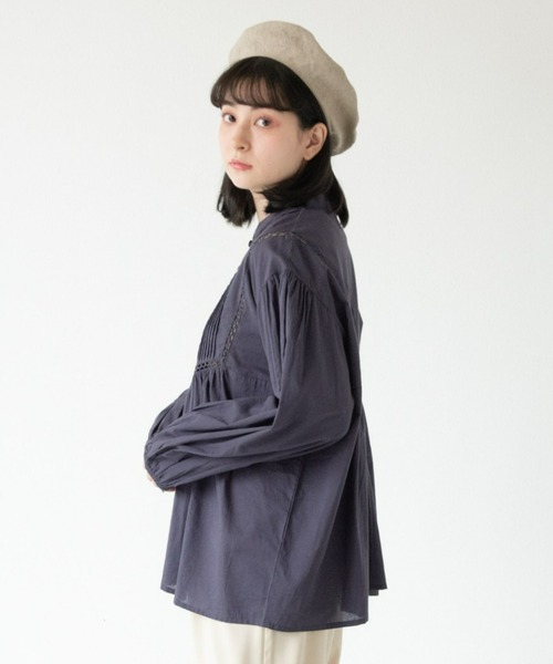 MERLOT（メルロー）の「ピンタッククラシックブラウス（シャツ/ブラウス・レディース・ネイビー/ホワイト・FREE）」の6枚目の写真