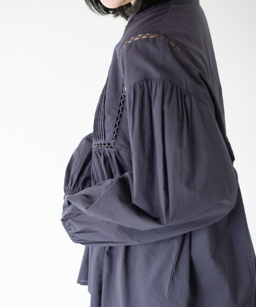 MERLOT（メルロー）の「ピンタッククラシックブラウス（シャツ/ブラウス・レディース・ネイビー/ホワイト・FREE）」の7枚目の写真