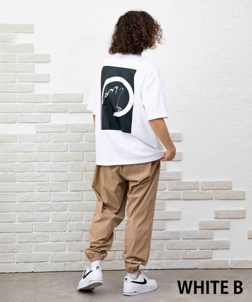 NIDO（ニド）の「バックプリントBIG Tシャツ（Tシャツ/カットソー・メンズ・ホワイト/ブラック/ホワイト系その他2/ブラック系2・MEDIUM/LARGE）」の8枚目の写真
