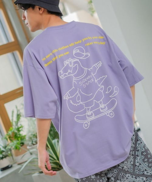 SIDEWAY STANCE（サイドウェイスタンス）の「【SIDEWAY STANCE】プリント ビッグシルエット 半袖Tシャツ（Tシャツ/カットソー・メンズ・パープル/パープル系その他/ホワイト系その他2/ホワイト/ブラック系その他2/ブラック系その他/ホワイト系その他/グレイッシュベージュ/ブラック・LARGE/MEDIUM/X-LARGE）」の9枚目の写真