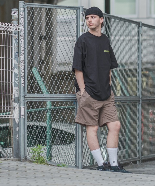SIDEWAY STANCE（サイドウェイスタンス）の「【SIDEWAY STANCE】プリント ビッグシルエット 半袖Tシャツ（Tシャツ/カットソー・メンズ・パープル/パープル系その他/ホワイト系その他2/ホワイト/ブラック系その他2/ブラック系その他/ホワイト系その他/グレイッシュベージュ/ブラック・LARGE/MEDIUM/X-LARGE）」の11枚目の写真
