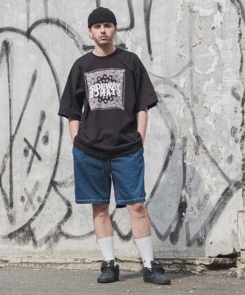 SIDEWAY STANCE（サイドウェイスタンス）の「【SIDEWAY STANCE】プリント ビッグシルエット 半袖Tシャツ（Tシャツ/カットソー・メンズ・パープル/パープル系その他/ホワイト系その他2/ホワイト/ブラック系その他2/ブラック系その他/ホワイト系その他/グレイッシュベージュ/ブラック・LARGE/MEDIUM/X-LARGE）」の14枚目の写真