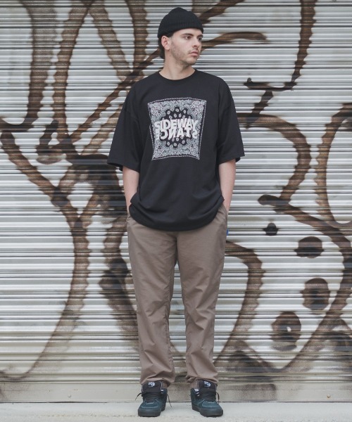 SIDEWAY STANCE（サイドウェイスタンス）の「【SIDEWAY STANCE】プリント ビッグシルエット 半袖Tシャツ（Tシャツ/カットソー・メンズ・パープル/パープル系その他/ホワイト系その他2/ホワイト/ブラック系その他2/ブラック系その他/ホワイト系その他/グレイッシュベージュ/ブラック・LARGE/MEDIUM/X-LARGE）」の17枚目の写真