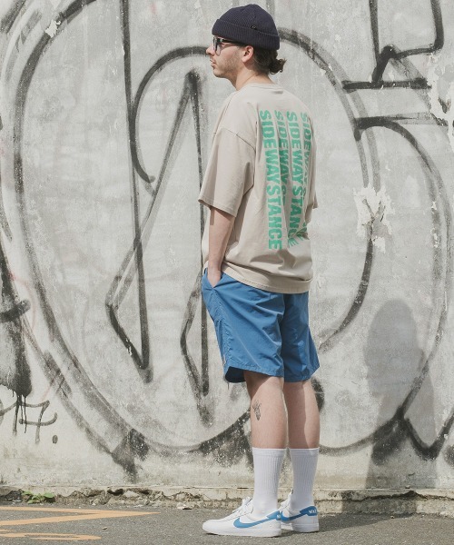 SIDEWAY STANCE（サイドウェイスタンス）の「【SIDEWAY STANCE】プリント ビッグシルエット 半袖Tシャツ（Tシャツ/カットソー・メンズ・パープル/パープル系その他/ホワイト系その他2/ホワイト/ブラック系その他2/ブラック系その他/ホワイト系その他/グレイッシュベージュ/ブラック・LARGE/MEDIUM/X-LARGE）」の21枚目の写真