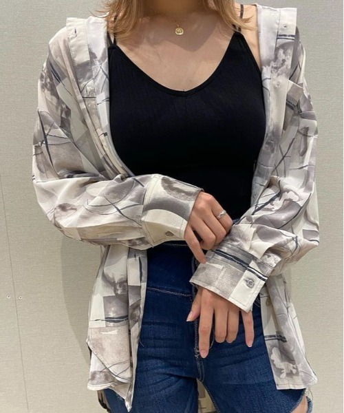 one way（ワンウェイ）の「【oneway】ボカシ柄シャツ（シャツ/ブラウス・レディース・ベージュ/ライトグレー・FREE）」の2枚目の写真