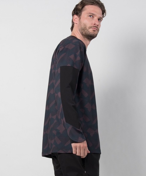 +phenix(プラスフェニックス)の「+phenix(プラスフェニックス) Stretch Pocket Tee(Tシャツ/カットソー・メンズ・ホワイト/ブラック/カーキ/ホワイト×グレー・S/M/L/XL/XXL)」の12枚目の写真