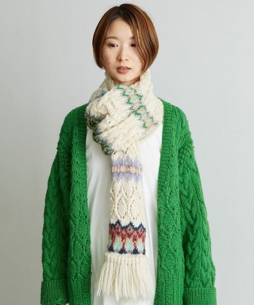cardo fabrica（カルドファブリカ）の「ケーブル×編み込み柄ハンドニットマフラー（マフラー・レディース・キナリ・FREE）」の3枚目の写真