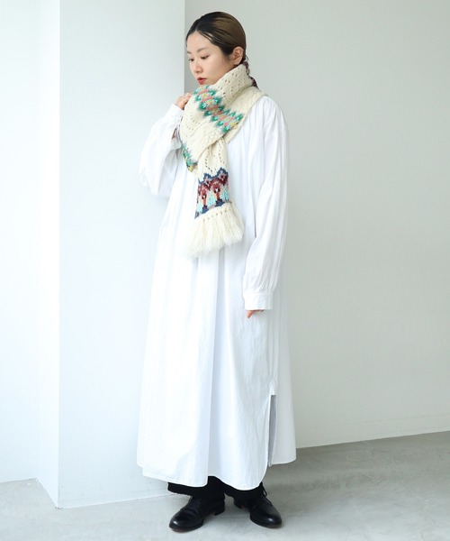 cardo fabrica（カルドファブリカ）の「ケーブル×編み込み柄ハンドニットマフラー（マフラー・レディース・キナリ・FREE）」の12枚目の写真