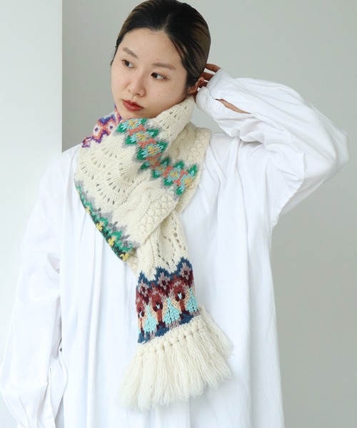 cardo fabrica（カルドファブリカ）の「ケーブル×編み込み柄ハンドニットマフラー（マフラー・レディース・キナリ・FREE）」の8枚目の写真