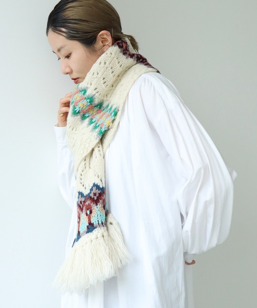 cardo fabrica（カルドファブリカ）の「ケーブル×編み込み柄ハンドニットマフラー（マフラー・レディース・キナリ・FREE）」の9枚目の写真