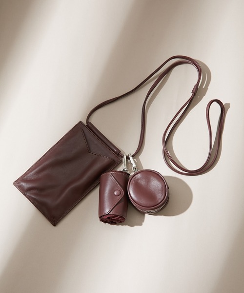 ear PAPILLONNER(イアパピヨネ)の「【牛革】3点モバイルウォレットショルダーバッグ(ショルダーバッグ・レディース・ブラック/バーガンディー・FREE)」の3枚目の写真