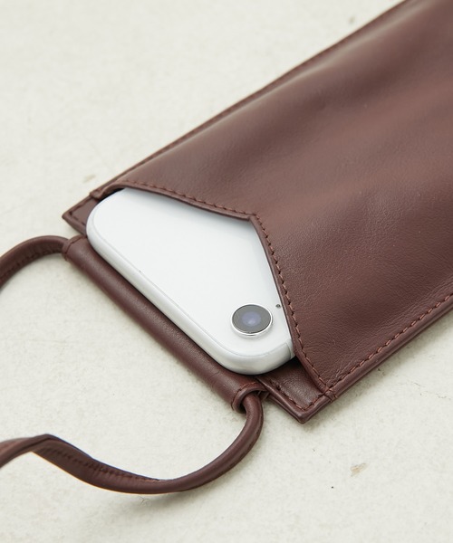ear PAPILLONNER(イアパピヨネ)の「【牛革】3点モバイルウォレットショルダーバッグ(ショルダーバッグ・レディース・ブラック/バーガンディー・FREE)」の7枚目の写真