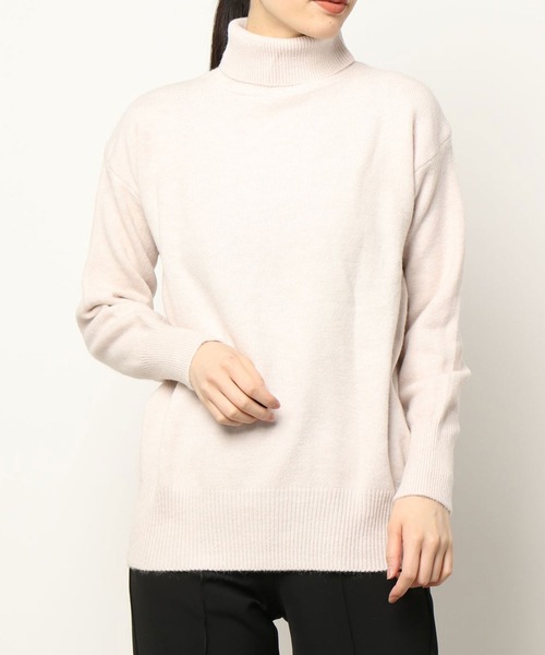 fiere(フィエール)の「ふわふわニットトップス(ニット/セーター・レディース・ホワイト/ピンク・LARGE/MEDIUM/SMALL)」の1枚目の写真