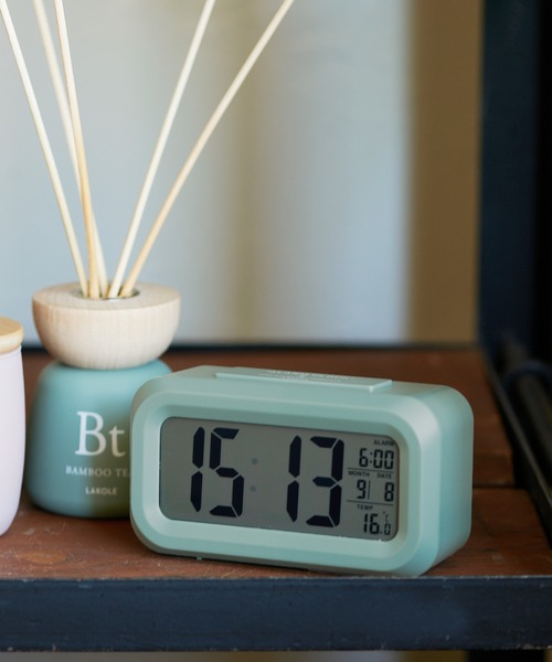 LAKOLE（ラコレ）の「アラーム付きデジタル置き時計 / 228358（置時計・レディース・グリーン/アイボリー/チャコール・FREE）」の3枚目の写真