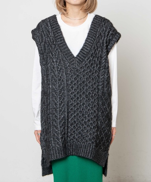 DuKKah(デュカ)の「Dukkah/VネックケーブルBIGベスト(ベスト・レディース・ブラック/グリーン・X-SMALL)」の7枚目の写真