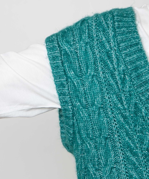 DuKKah(デュカ)の「Dukkah/VネックケーブルBIGベスト(ベスト・レディース・ブラック/グリーン・X-SMALL)」の12枚目の写真