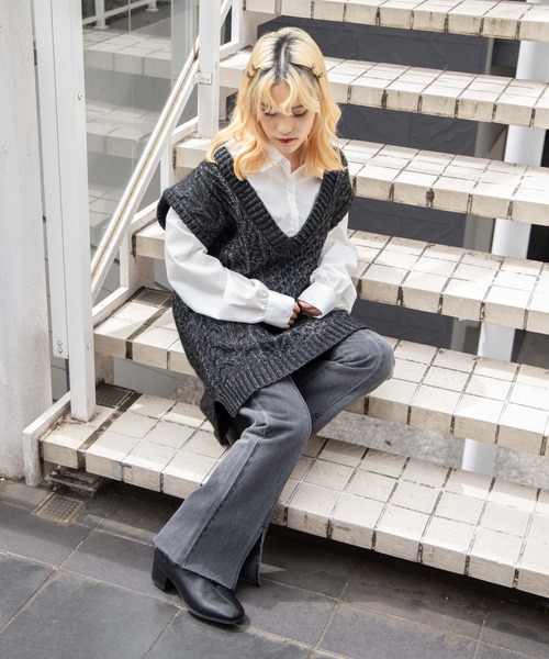 DuKKah(デュカ)の「Dukkah/VネックケーブルBIGベスト(ベスト・レディース・ブラック/グリーン・X-SMALL)」の3枚目の写真