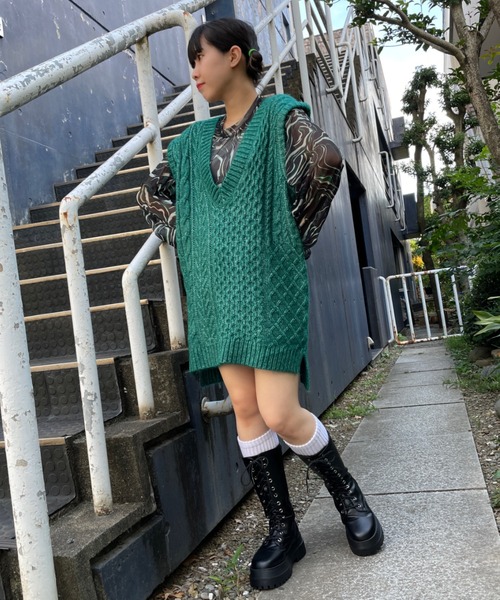 DuKKah(デュカ)の「Dukkah/VネックケーブルBIGベスト(ベスト・レディース・ブラック/グリーン・X-SMALL)」の19枚目の写真