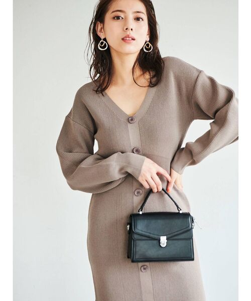 dazzlin(ダズリン)の「マーメイドニットVネックワンピース(ワンピース・レディース・オレンジ/ブルー/モカ・SMALL/MEDIUM)」の6枚目の写真