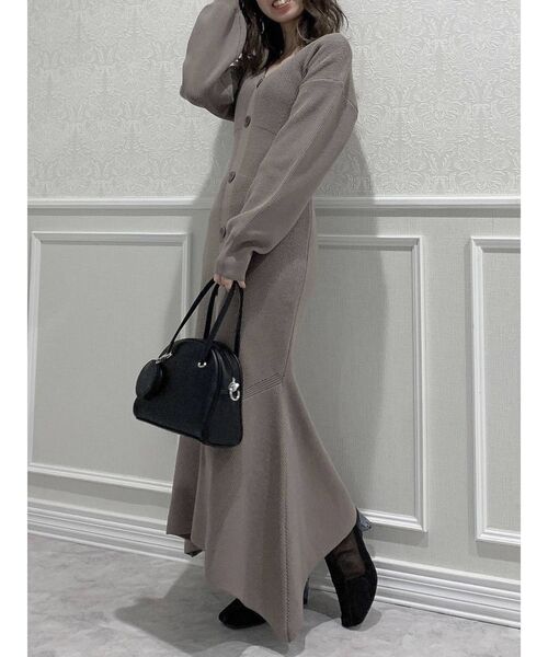 dazzlin(ダズリン)の「マーメイドニットVネックワンピース(ワンピース・レディース・オレンジ/ブルー/モカ・SMALL/MEDIUM)」の22枚目の写真