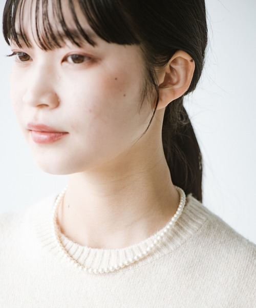 haco!（ハコ）の「ロンTもスウェットも一瞬でクラスアップしてくれる！気軽で便利なガラスパールネックレス by que made me（ネックレス・レディース・ホワイト・ONE SIZE）」の10枚目の写真