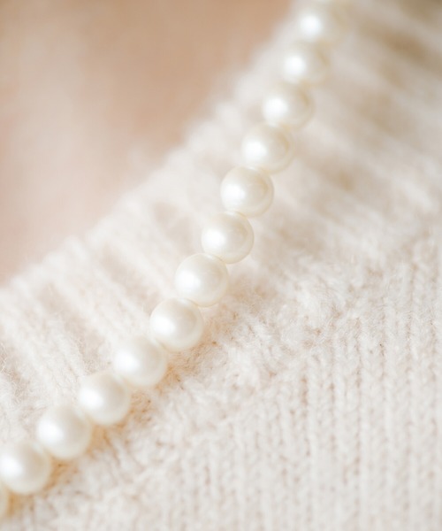 haco!（ハコ）の「ロンTもスウェットも一瞬でクラスアップしてくれる！気軽で便利なガラスパールネックレス by que made me（ネックレス・レディース・ホワイト・ONE SIZE）」の9枚目の写真