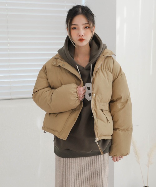 UNE MANSION(ユヌマンション)の「ジッパーポケットショート中綿ジャケット(ダウンジャケット/コート・レディース・ブラック/ブラウン/アイボリー・FREE)」の15枚目の写真