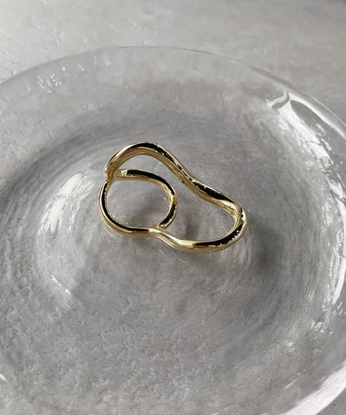 iso（イソ）の「ツイストボリュームフィンガーリング（リング・レディース・ゴールド/シルバー・FREE）」の10枚目の写真