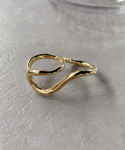 iso（イソ）の「ツイストボリュームフィンガーリング（リング・レディース・ゴールド/シルバー・FREE）」の8枚目の写真