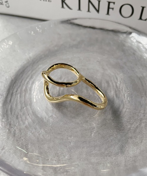 iso（イソ）の「ツイストボリュームフィンガーリング（リング・レディース・ゴールド/シルバー・FREE）」の11枚目の写真