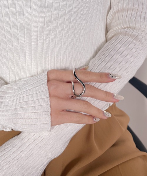 iso（イソ）の「ツイストボリュームフィンガーリング（リング・レディース・ゴールド/シルバー・FREE）」の20枚目の写真